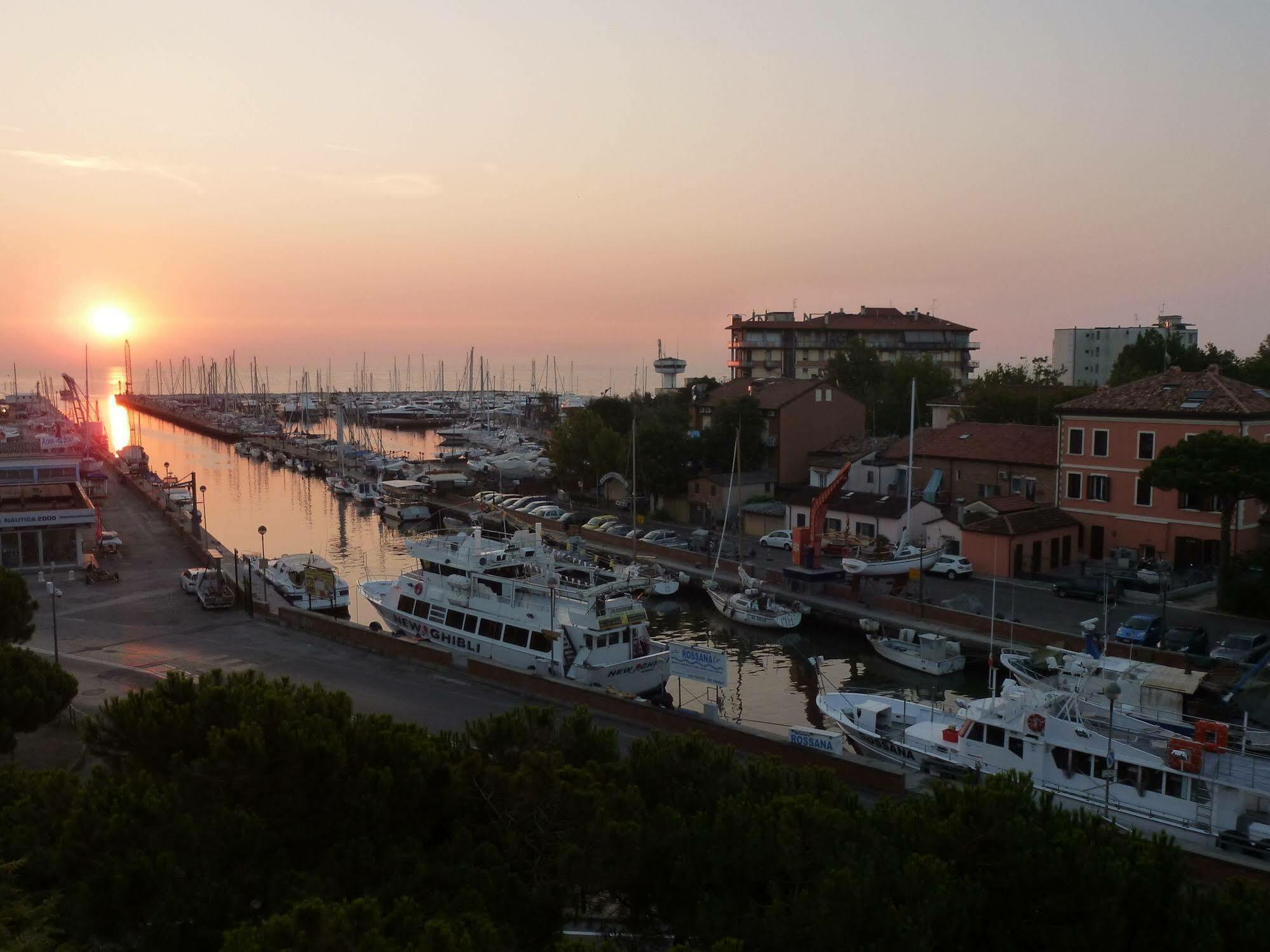 Hotel Franca Milano Marittima Esterno foto